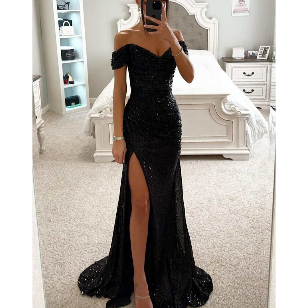 Hilda Kleid | Atemberaubendes schulterfreies Maxikleid mit Pailletten und Falten